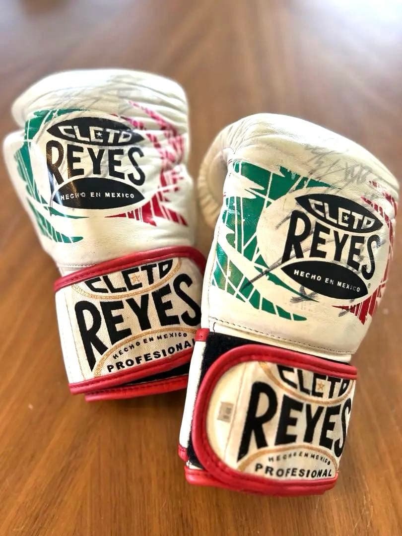8オンス CLETO REYES ボクシンググローブ 比嘉大吾サイン レイジェス