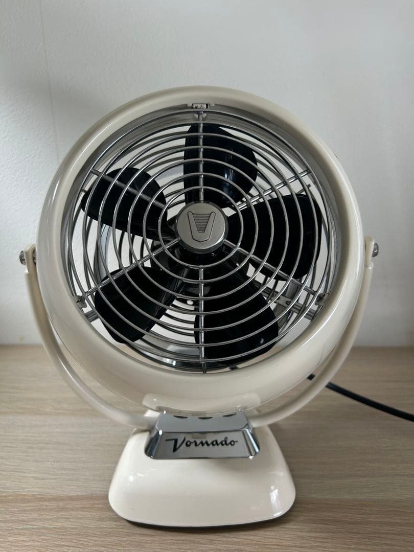Vornado ボルネード　扇風機 クリーム色 4枚ファン