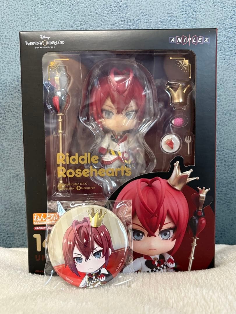 ツイステ リドル・ローズハート ねんどろいど フィギュア 特典缶バッジ付き