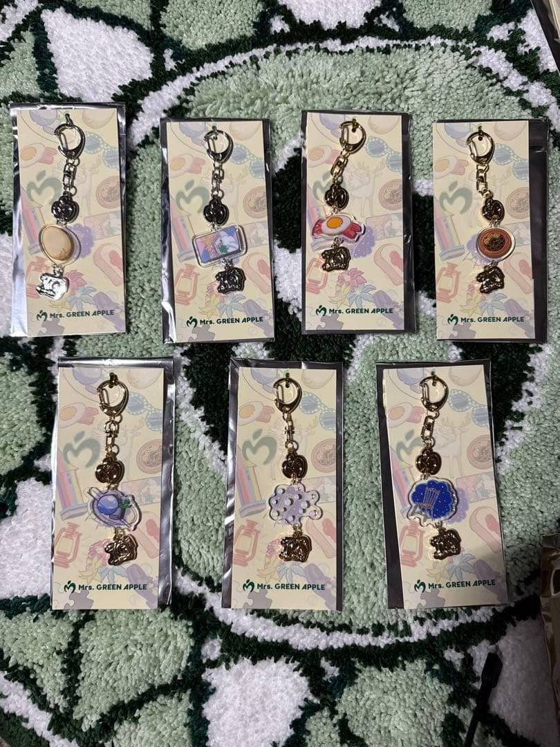 Mrs. GREEN APPLE ランダムチャームキーホルダー7点 特典付き！！