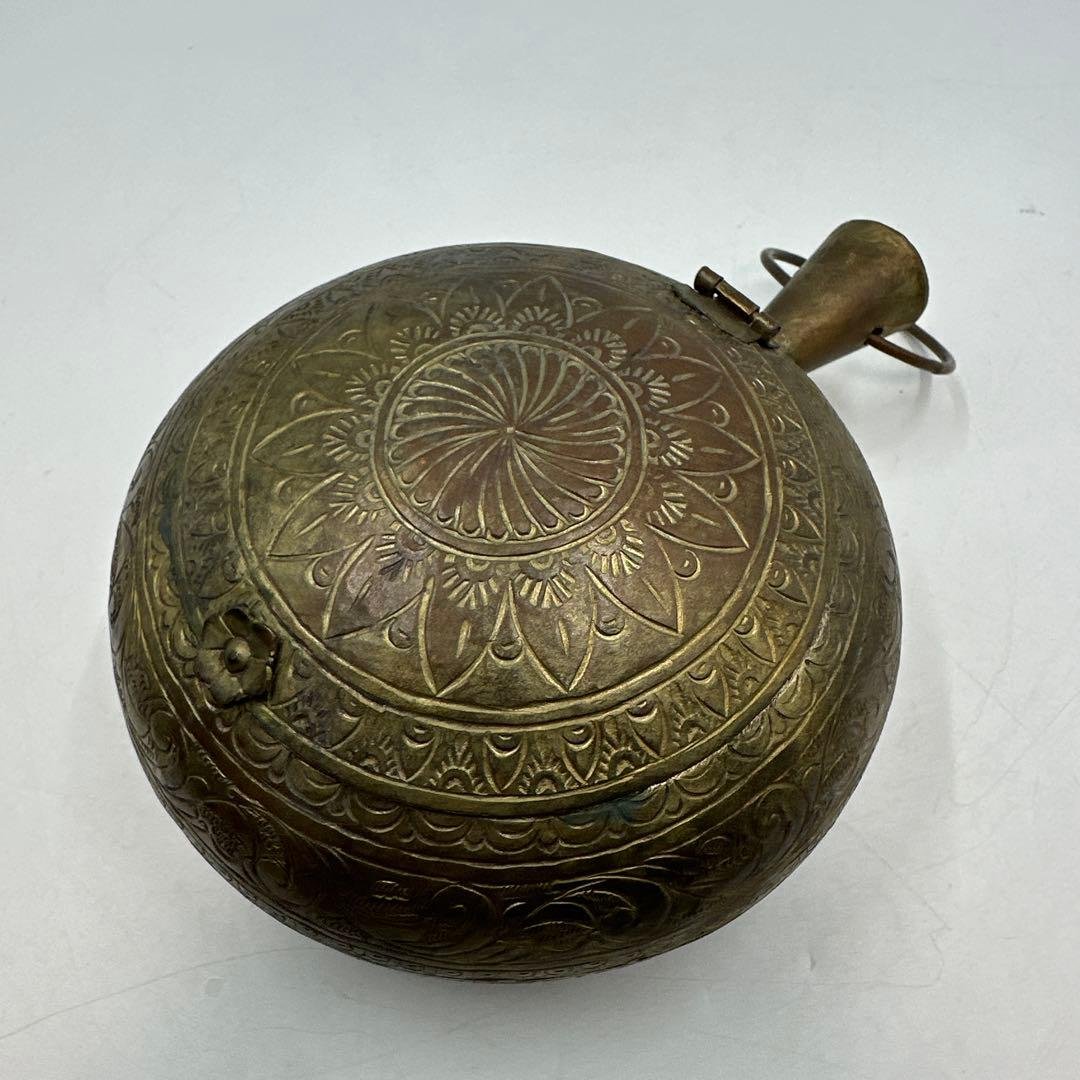 アンティーク装飾的な真鍮製鍋