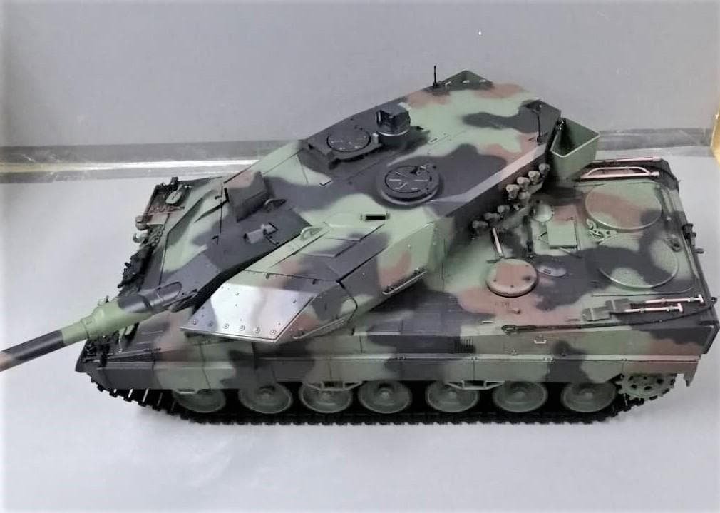 訳あり1/16戦車ラジ今　ドイツレオパルド　ヘンロン基板7.0