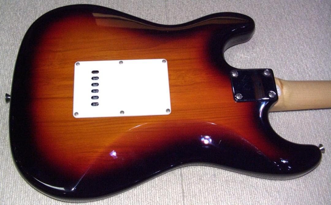 ♪♪楽しいSSSとSSHの切り替えSW付き　SELDERのストラト♪♪