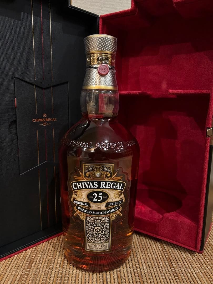 CHIVAS REGAL 25年 ウイスキー ギフトボックス付き