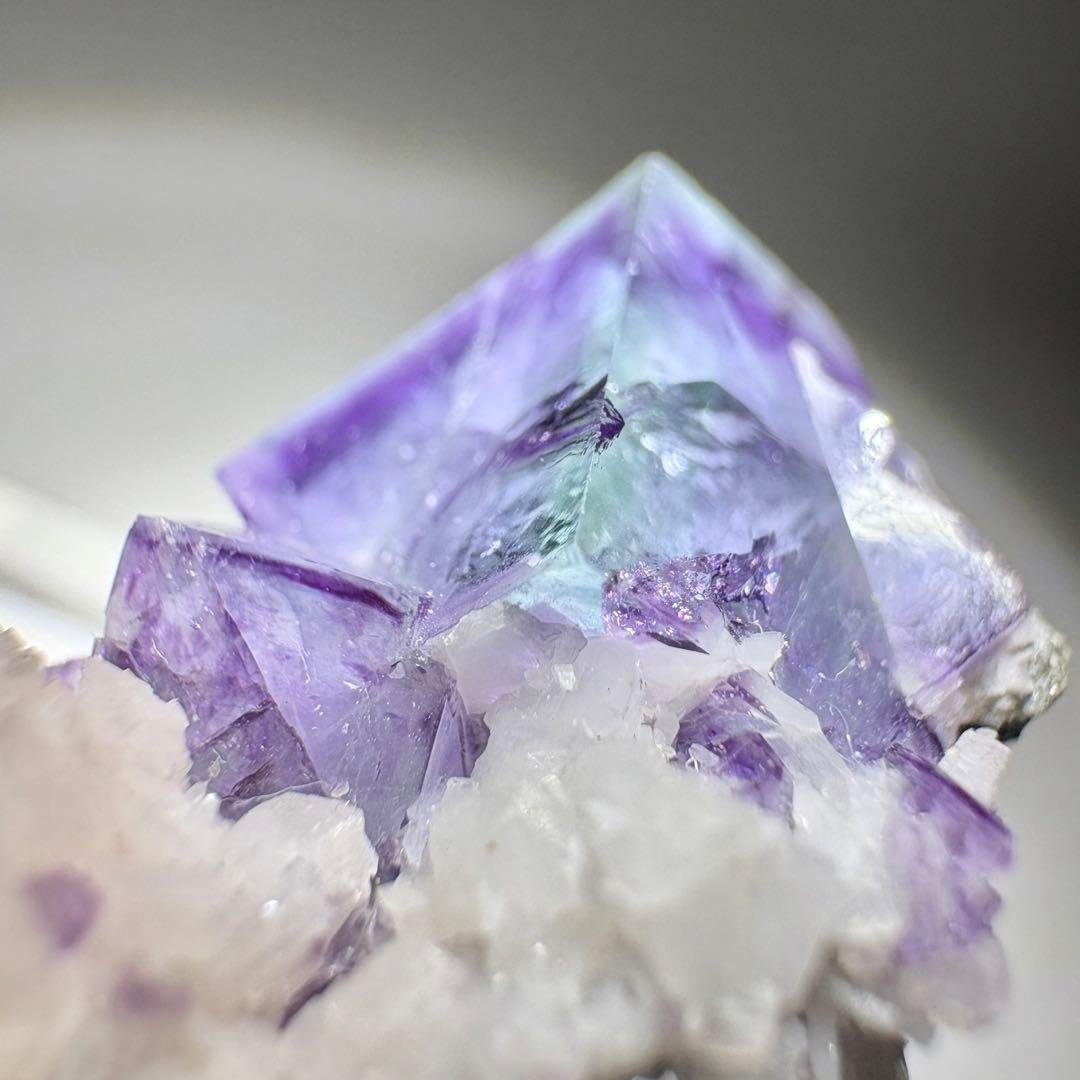 477 中国　ヤオガンシャン産　ポーセリンフローライト