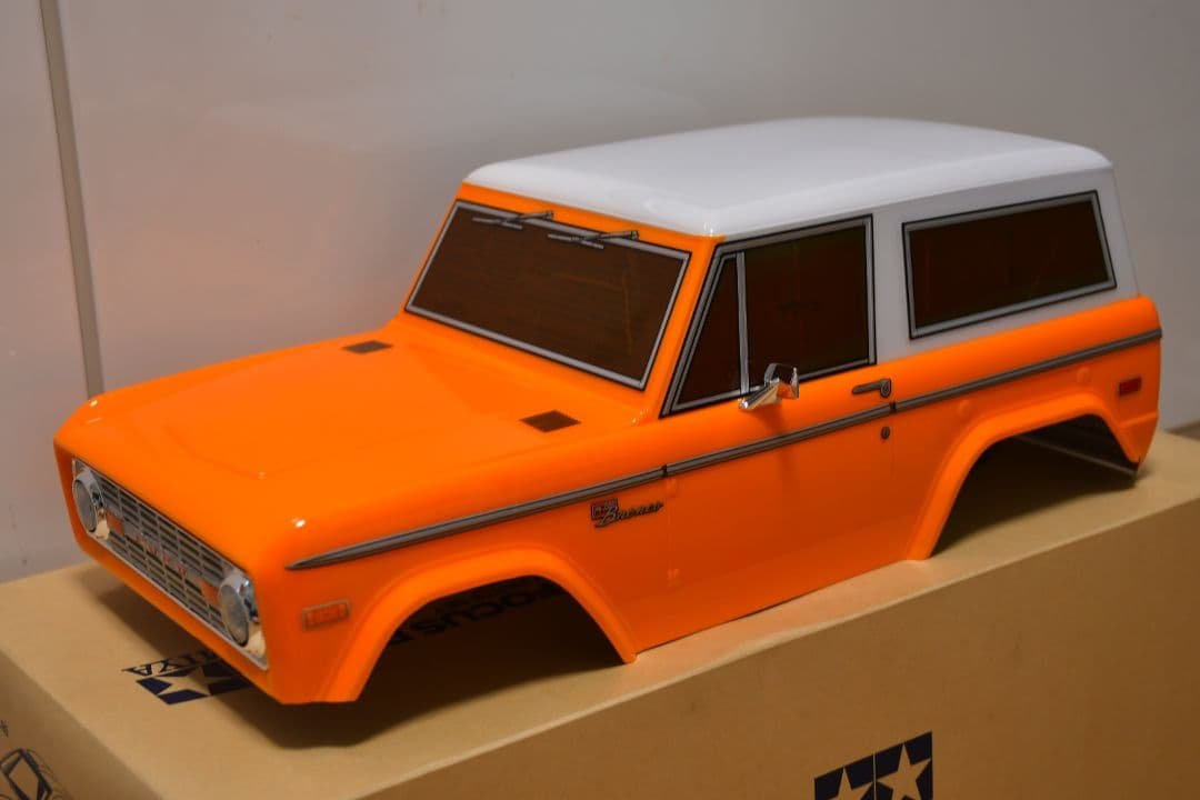 タミヤ　ブロンコ　塗装済みボディ