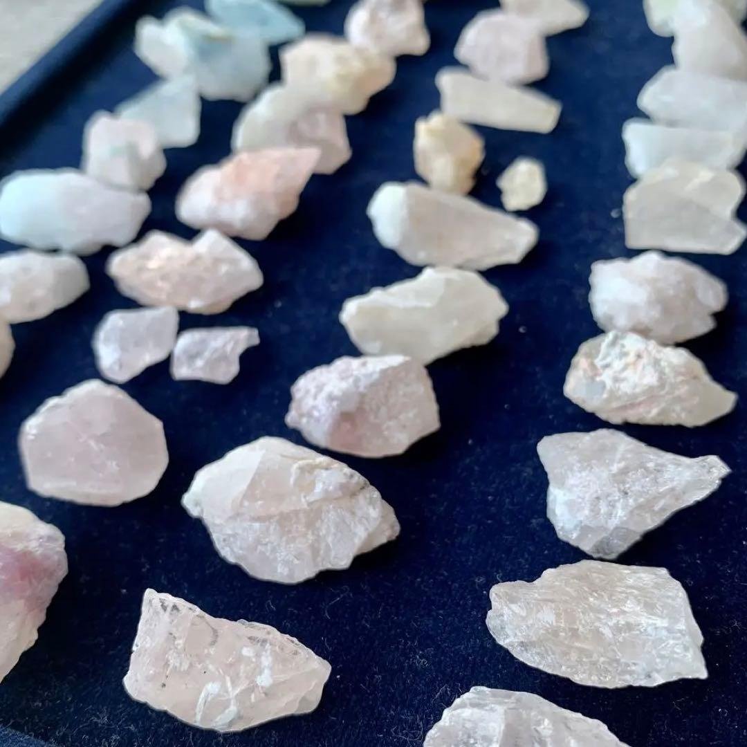 モルガナイトの結晶セット/89個