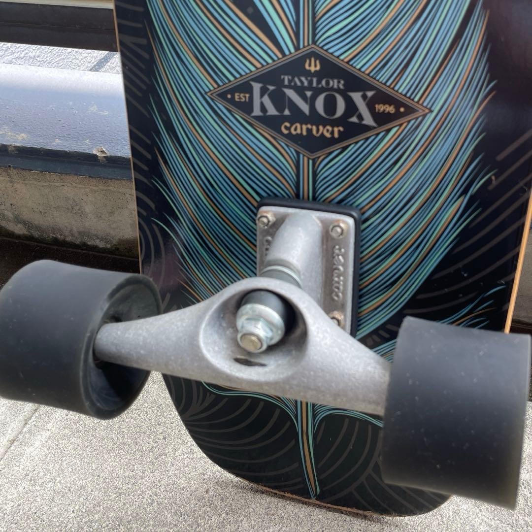 carver テイラーノックス・シグネチャーモデル サーフスケート