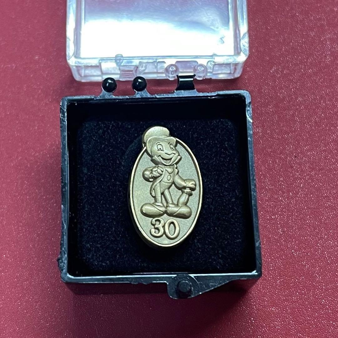 【非売品】ディズニー　勤続30年　キャストピン　アワードピン　ジミニークリケット